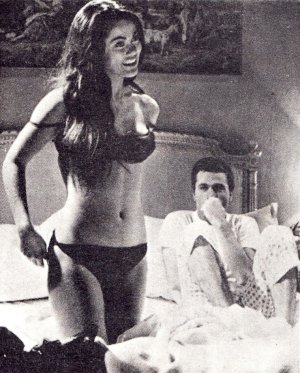 740full-kitty-swan (2).jpg