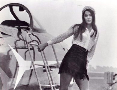 1118full-kitty-swan (1).jpg