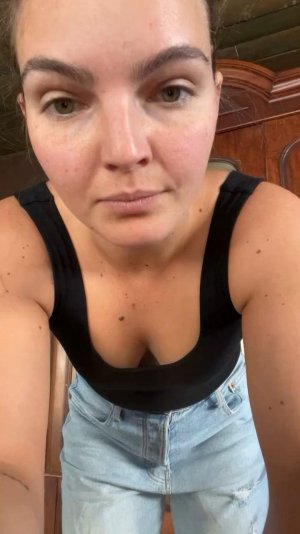 Cameron Bicondova.jpeg