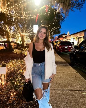 Amber Daugherty American Softball Player (3).jpg