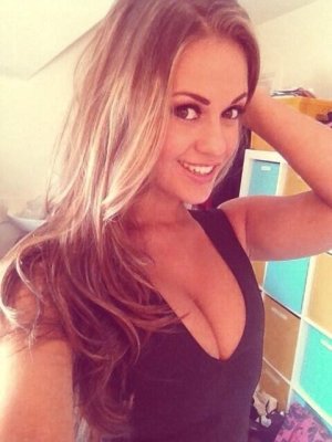 Emma Kuziara - Emma Croft - emma_k_1993 - emmacroft93 -  (192).jpg