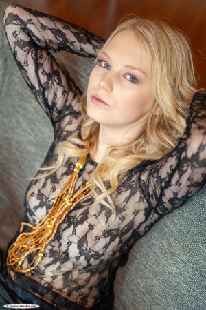 0029-04 thefappeningblog.com.jpg