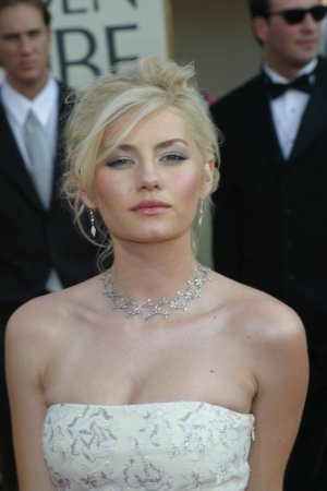 Elisha-Cuthbert-HQCelebrities.com-822.jpg