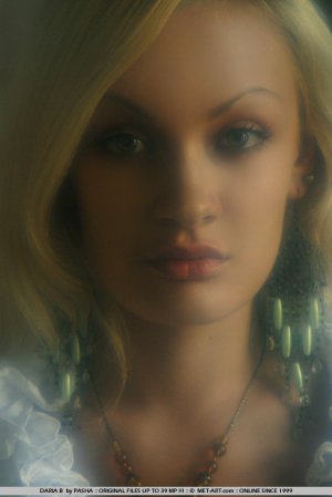 daria-b-presenting-daria-02 thefappeningblog.com.jpg