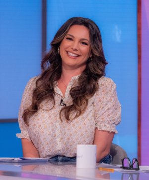 Kelly_Brook_at__Loose_Women__TV_show_in_London_08-04-20250003.jpg