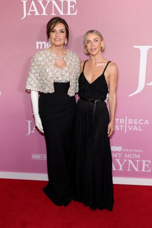 julianne-hough-unveils-timeless-glamour-at-tribeca-festival-4.jpg