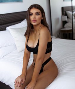 Nicole Thorne Nude & Sexy - TheFappeningBlog.com 4.jpg