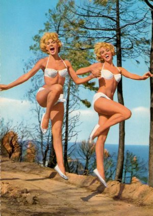 Kessler Twins (5).jpg