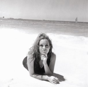 Luciana Paluzzi (10).jpg