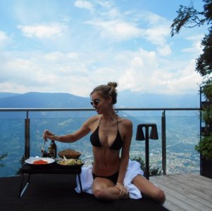 Elizabeth Turner 01.jpg