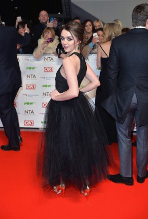 Maisie Williams - National Television Awards in London - 20th January 2016jXUlLDVl_o.jpg