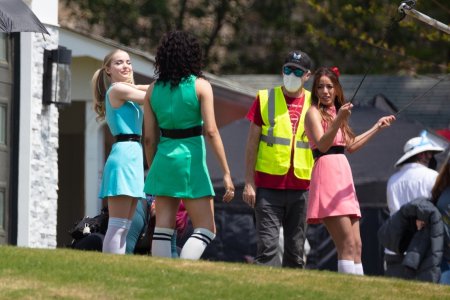 Dove Cameron, Chloe Bennet, Yana Perrault - filming 'Powerpuff Girls' in Atlanta pg__30_.jpg