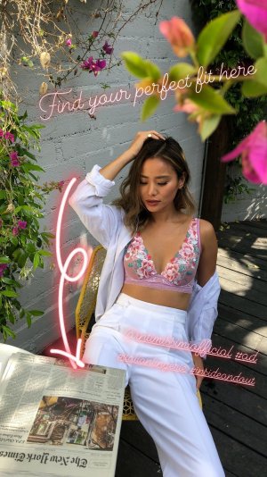 Jamie Chung - wearing a bra 69414366_chung-1.jpg