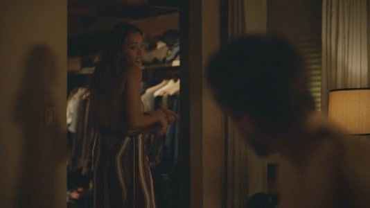 Jamie Chung, Michaela Watkins - Casual S03 E05 720p.mkv_snapshot_01.21_[2017.06.06_11.15.58].jpg