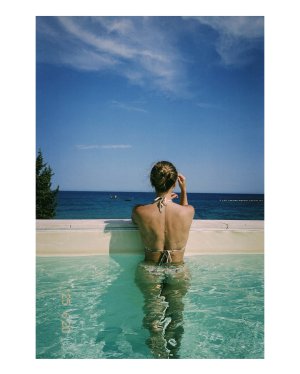 Madison Iseman - bikini at the beach ME135DE6_o.jpg