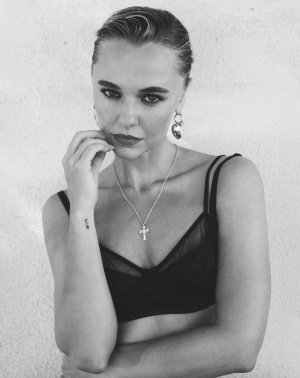 Madison Iseman - Dylan Perlot photoshoot, Numéro Netherlands August 2025 vbuaBgVs_o.jpg