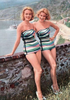 Kessler Twins (20).jpg