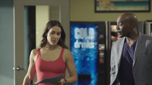 Jaina Lee Ortiz - Rosewood S01E10 snapshot9.jpg