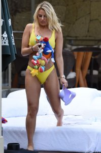 Danielle Armstrong New - TheFappeningBlog.com 8.jpg