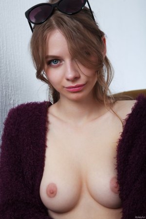 0013-09 thefappeningblog.com.jpg