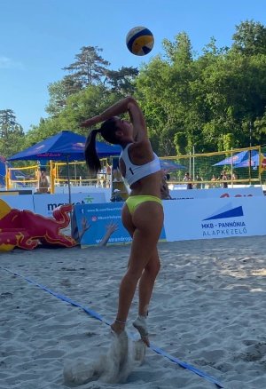 Szonja Stollar (4).jpeg