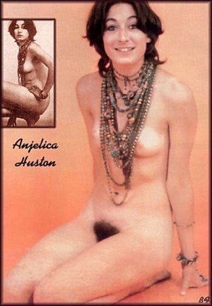 53489_Anjelica_Huston_123_443lo.jpg