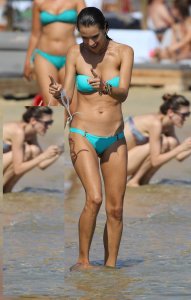 Alessandra-Ambrosio-in-a-Bikini-27.jpg
