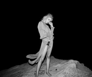 Elle Brittain Naked - TheFappeningBlog.com 5.jpg