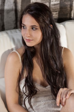 0560-02 thefappeningblog.com.jpg