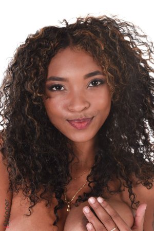 0002-09 thefappeningblog.com.jpg