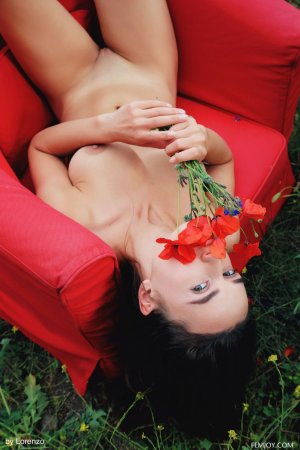 0007-19 thefappeningblog.com.jpg