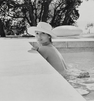 Elsa Martinelli At Her House - Ofyttw2D4B1v6vkedo1.jpg