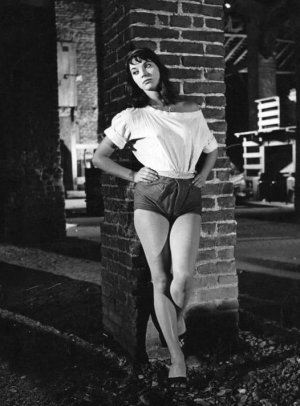 Elsa Martinelli, 1960s.jpg