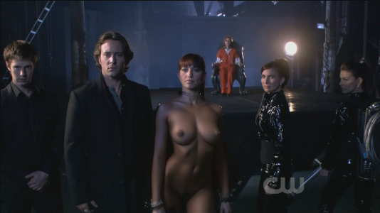 Claudia Black - Moonlight 1x16 Sonata (2008) 5ad47d153717560 fake.png