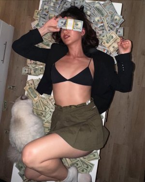 Reina Hardesty 1.jpg