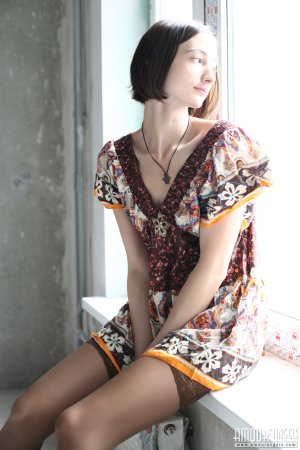 0327-05 thefappeningblog.com.jpg