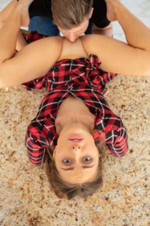 0015-07 thefappeningblog.com.jpg