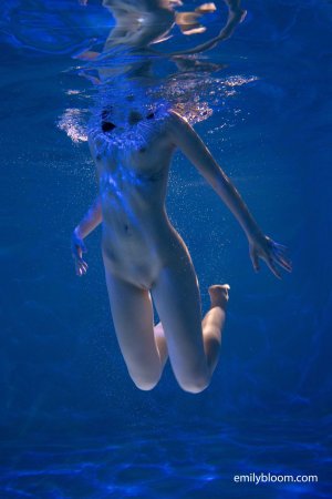 0001-19 thefappeningblog.com.jpg