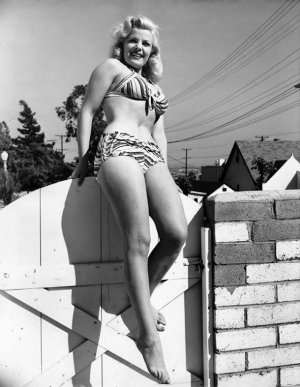 Cleo Moore in the 1950s.jpg