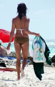 76186_Jenny_powell_New_Year_in_Barbados_-Dec_31_celebrity-pix.jpeg