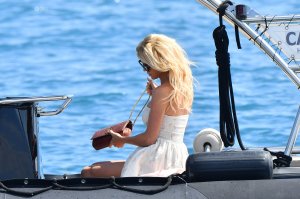 Victoria Silvstedt Sexy - TheFappeningBlog.com 8.jpg