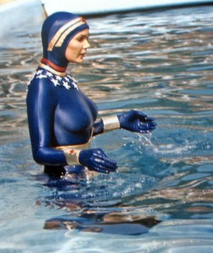 Lynda Carter Fall 2025 - 00003.jpg Lynda Carter Fall 2025 - 00003.jpg