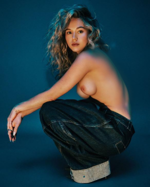 Brec_Bassinger_Schon_Magazine_June_2025_1 fake.png