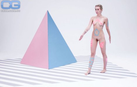 miley-cyrus-leaked-nudes-75609.jpeg