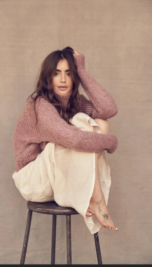 Lily Collins 0002.png