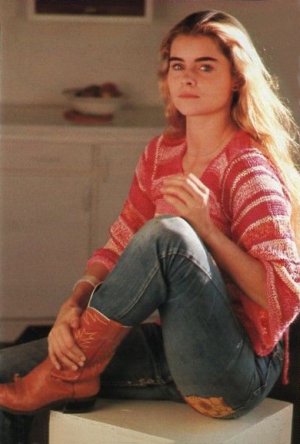 Taryn Power (10).jpg