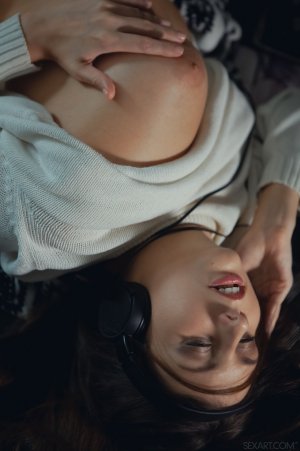 0001-04 thefappeningblog.com.jpg