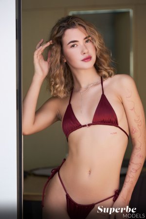 0001-01 thefappeningblog.com.jpg