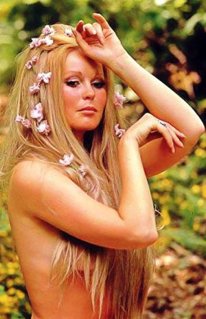 Veronica Carlson - O24yqxlphg1ur4cbuo1 640.jpg