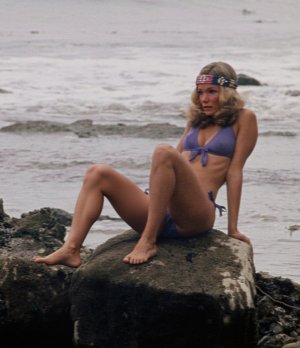 2n9pp60V_o-generated-20250927-092742-0-Make her turn towards us with her legs s.jpg 2n9pp60V_o-generated-20250927-092742-0-Make her turn towards us with her legs s.jpg